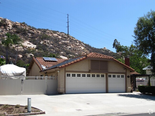 Building Photo - 13236 Poway Hills Dr Rental