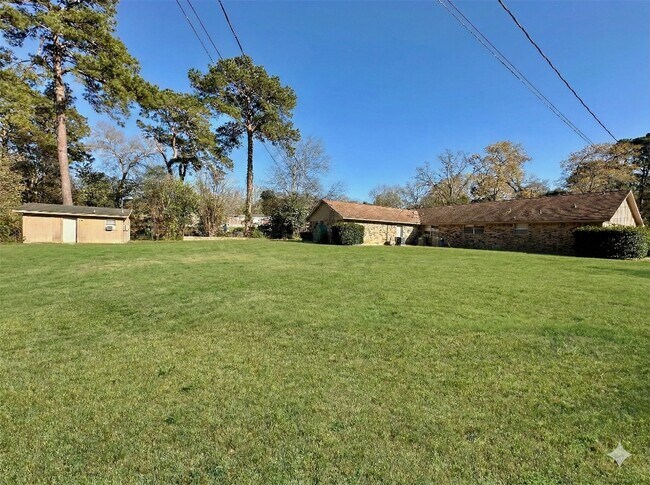 Photo - 206 Verna St