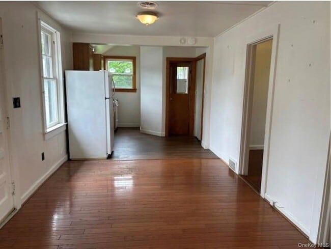 Building Photo - 181 Ulster Ave Unit 1