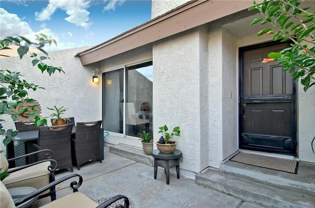 Photo - 18320 Collins St Townhome