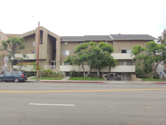 Photo - 10770 Palms Blvd Apartments