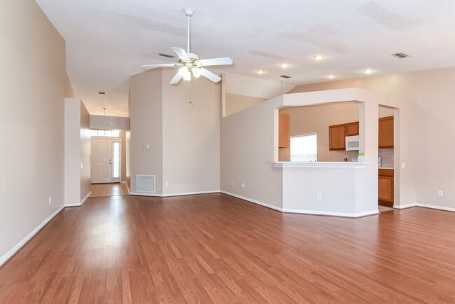 Photo - 12614 Midpointe Dr