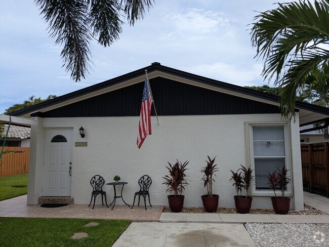 Front of House - 2490 NE 184th St Unit 2490 Rental