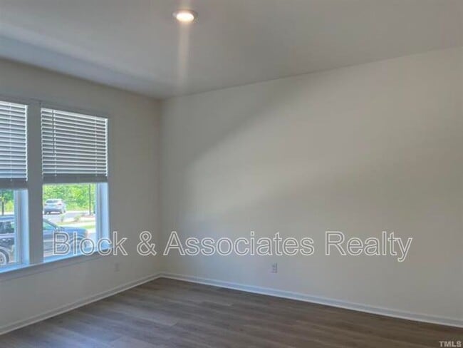 Photo - 7011 Gentle Pine Pl