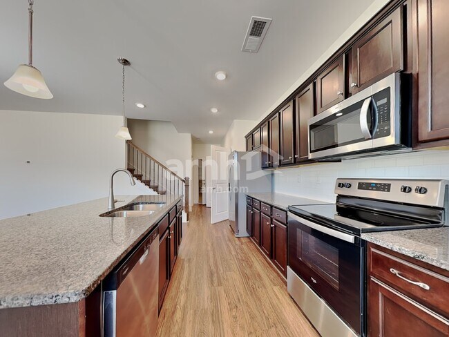 Photo - 2132 Laurel Vlg Cir