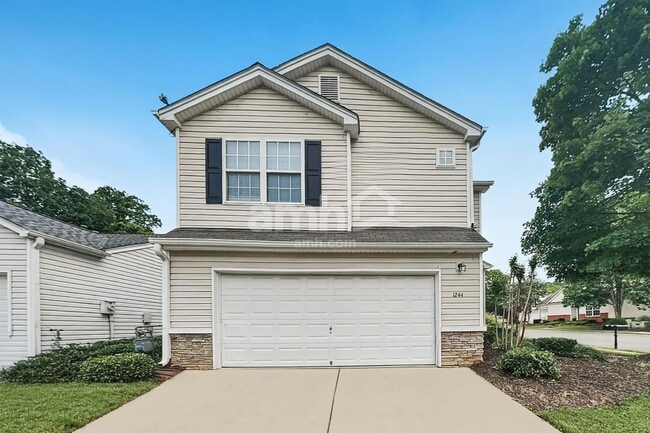 Building Photo - 1244 W Oaks Way