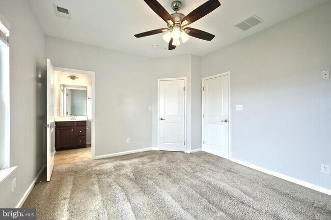 Photo - 1261 Elderslie Ln