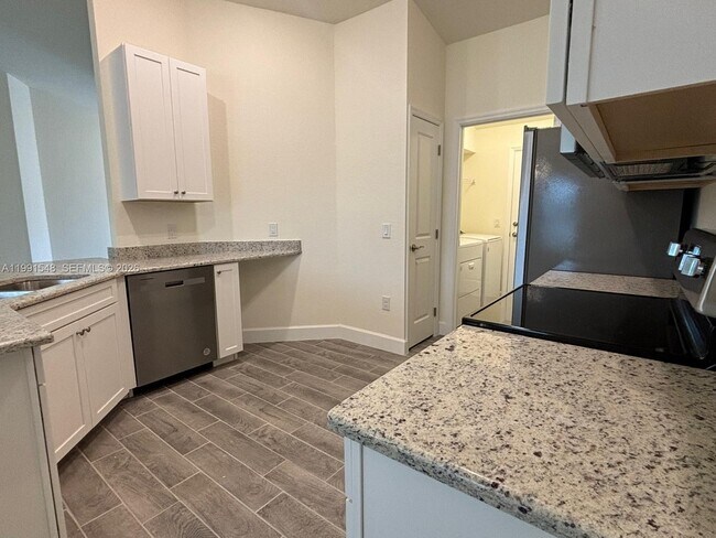 Photo - 2711 20th St SW