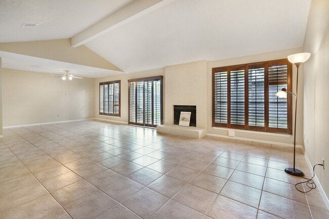 Photo - 3203 Silver Falls Dr