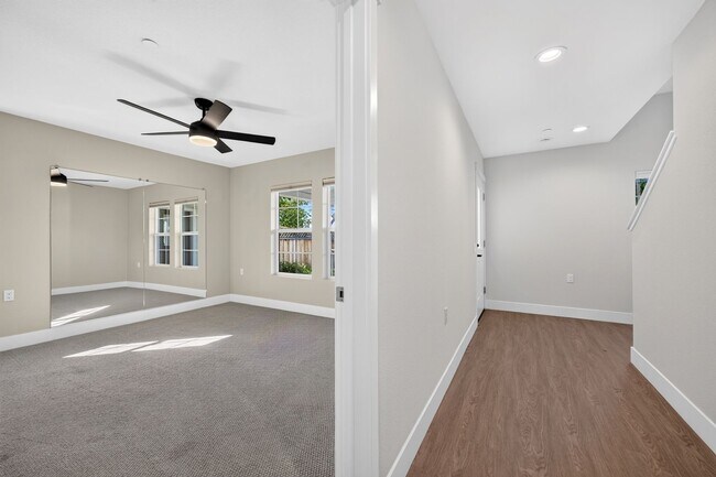 Photo - 1441 Julia Ln