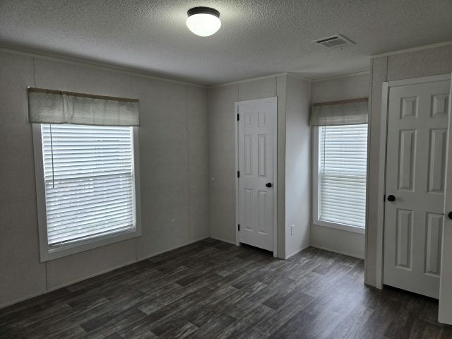 Photo - 216 Willow Ln