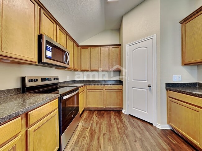 Photo - 1702 Griffin Ln