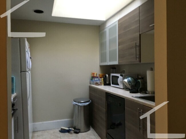 Photo - 5 Symphony Rd Unit 3