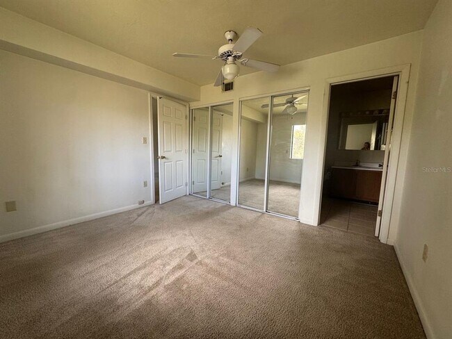 Photo - 111 SE 16th Ave Unidad O302