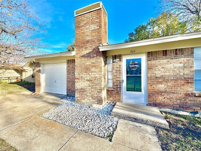 Photo - 504 Campbell Ln