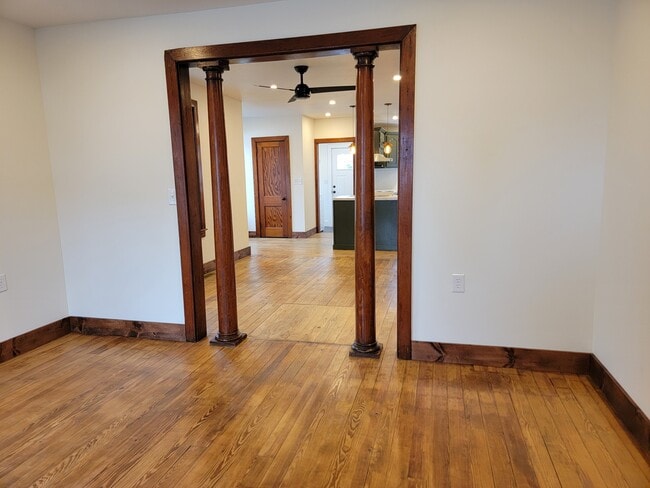 Photo - 212 W Main St