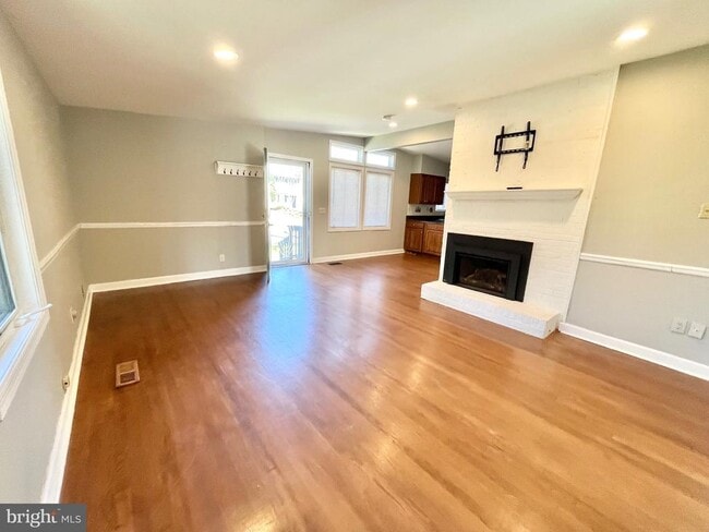 Photo - 5650 Gary Ave