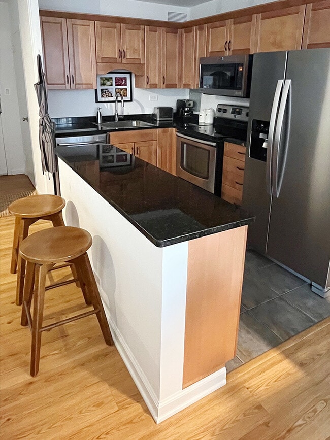 Photo - 360 W Wellington Ave Unit 13D