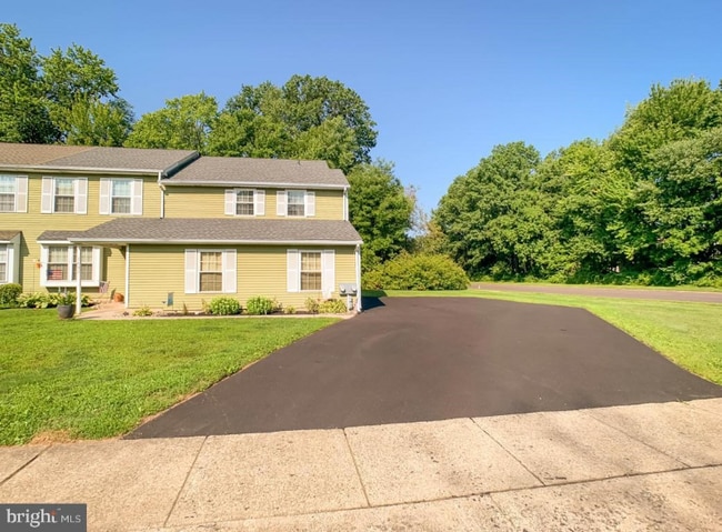 Photo - 1691B Bluebird Dr