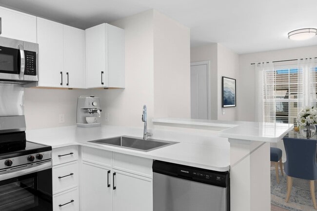 Photo - Reflection Pointe