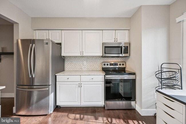 Photo - 7849 Briardale Terrace