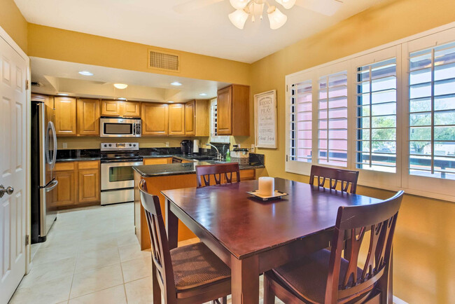 Photo - 12212 N Paradise Vlg Pkwy S Unidad SI ID1545756P