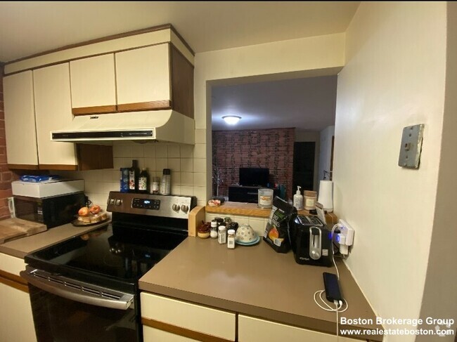 Building Photo - 103 Gainsborough St Unit 007 Rental
