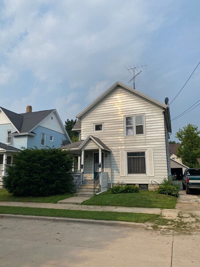 Building Photo - 677 Frederick St Unit 677 Frederick St A