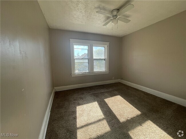 Building Photo - 843 Rondel Rd Unit 2 Rental