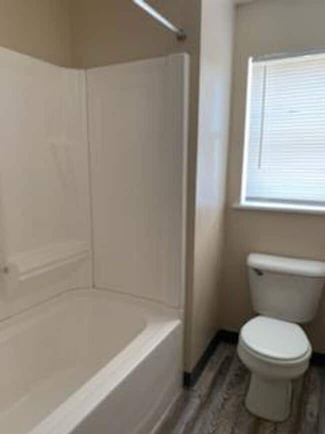 Building Photo - All New South Oakland 6 bedroom Unit 2