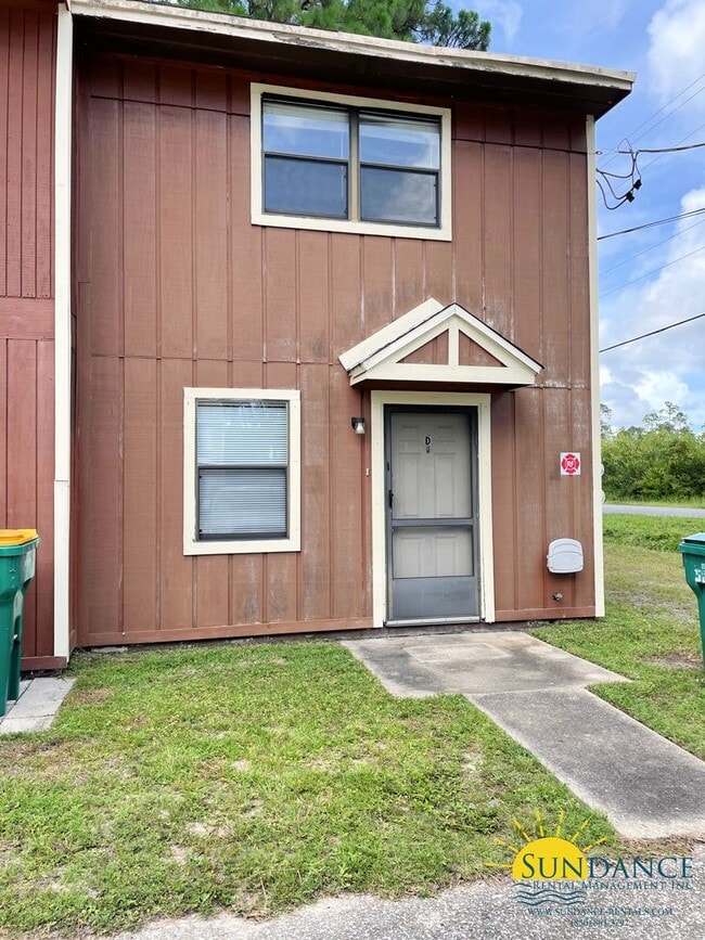 Building Photo - Great 2 Bedroom Townhouse in Fort Walton B...
