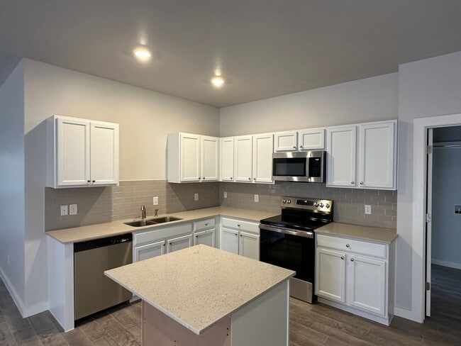 Photo - 17009 Oak Rdg Cir