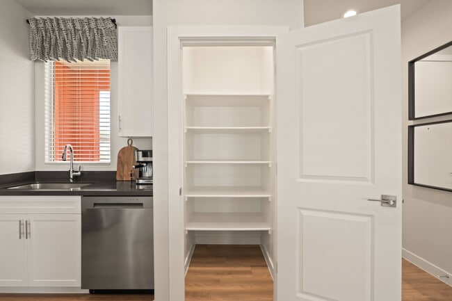 Photo - Moderne at Roosevelt