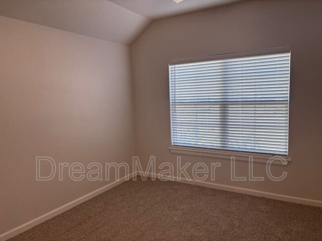 Photo - 1902 Hollow Crst Ct