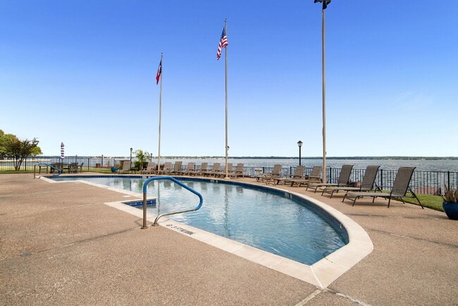 Photo - Welcome to your lakeside sanctuary in the ... Unidad 116
