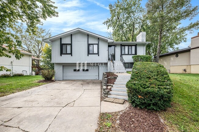 Building Photo - 3 Bedroom Bellevue Home