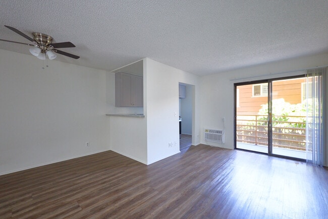 Building Photo - 1244 Orange N Dr Unit 112