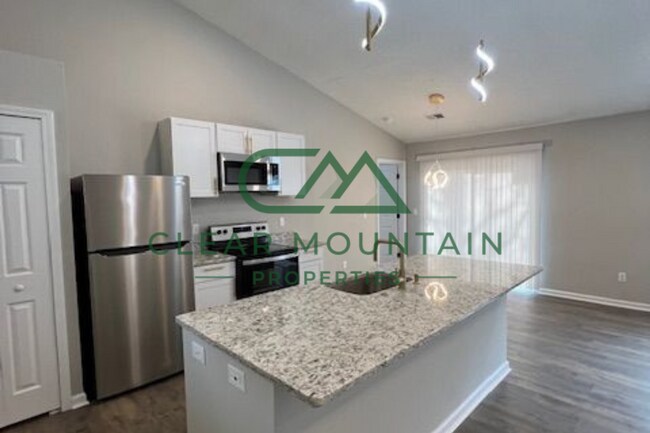 Photo - Beautifully Updated 4BR/2BA Home with Modern Finishes! Unidad 7 EC