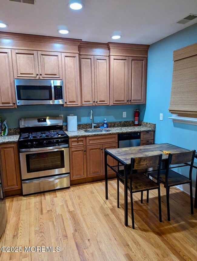 Photo - 1 Beach Way Unit 1A