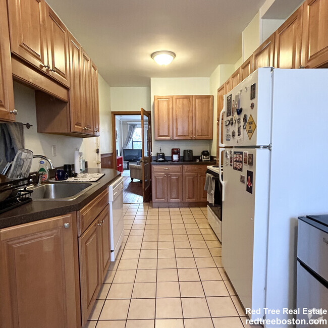Building Photo - 175 Harvard St Unit 2 Rental