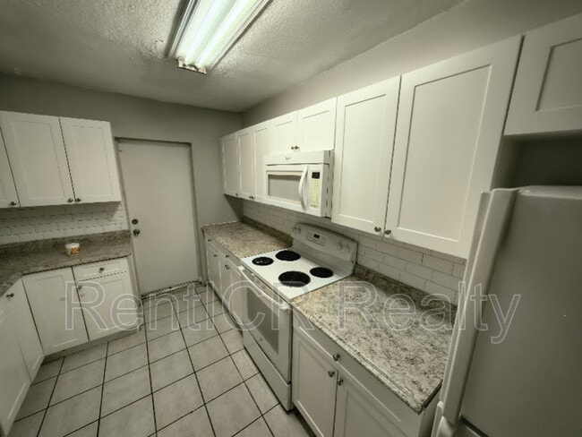 Photo - 1708 Azalea Ct