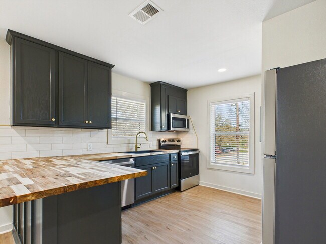 4501 College Main St Unit 4