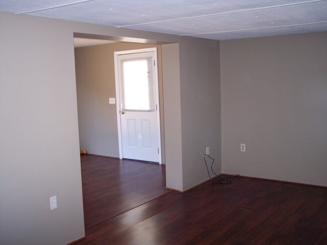 Photo - 104 E 6th St