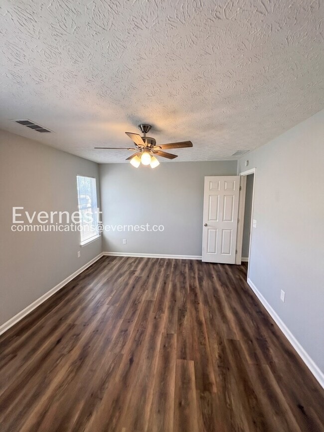 Photo - 3-Bed/2-Bath Home with Driveway and Patio/Available Now!