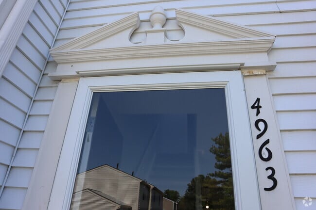 Building Photo - 4963 Singleton Dr Rental