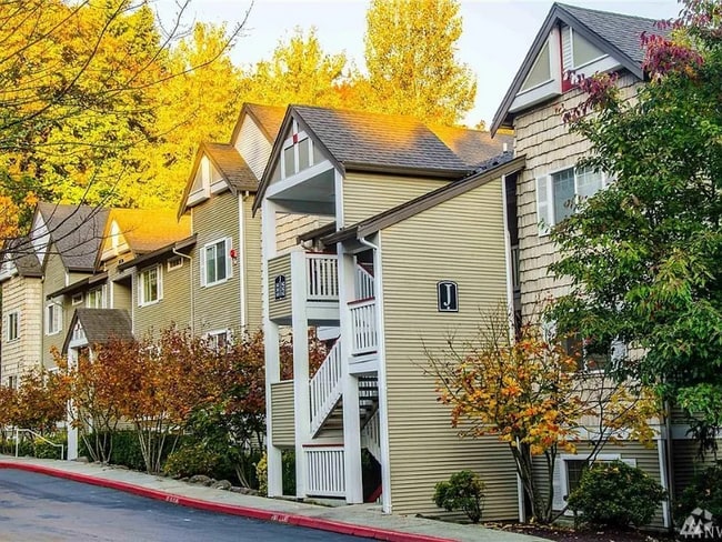 Building Photo - 18501 SE Newport Way Rental