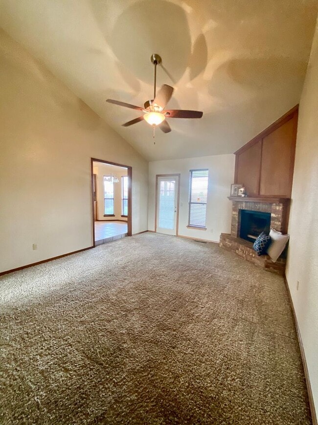 Photo - FOR LEASE - MOORE SCHOOL DISTRICT