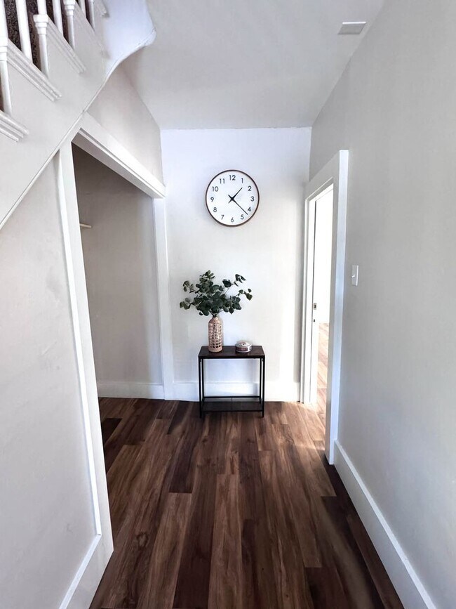 Building Photo - 39 Allen St Unit Second Floor