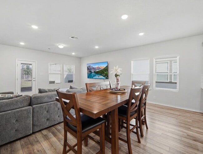 Photo - 4615 Serpens