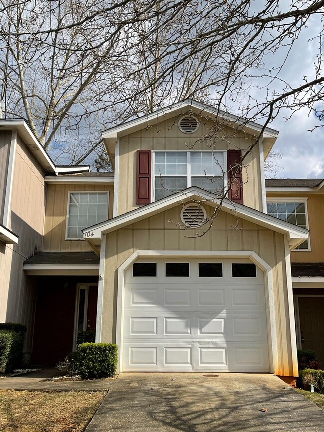 Briarwood West!!! FULL PAINT!!! FIREPL... - Briarwood West!!!   FULL PAINT!!!   FIREPL... Townhome